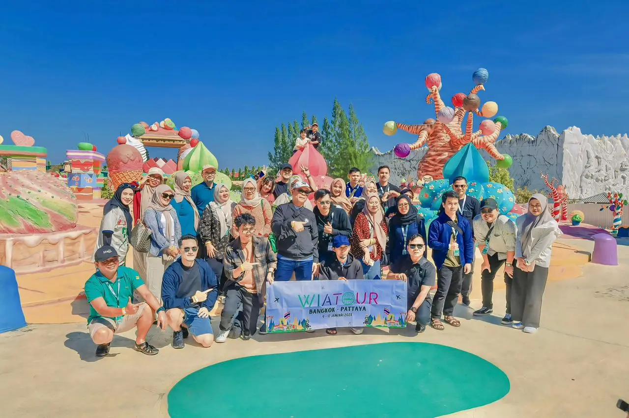 Foto Utama Wiatour bersama di Luar Negeri